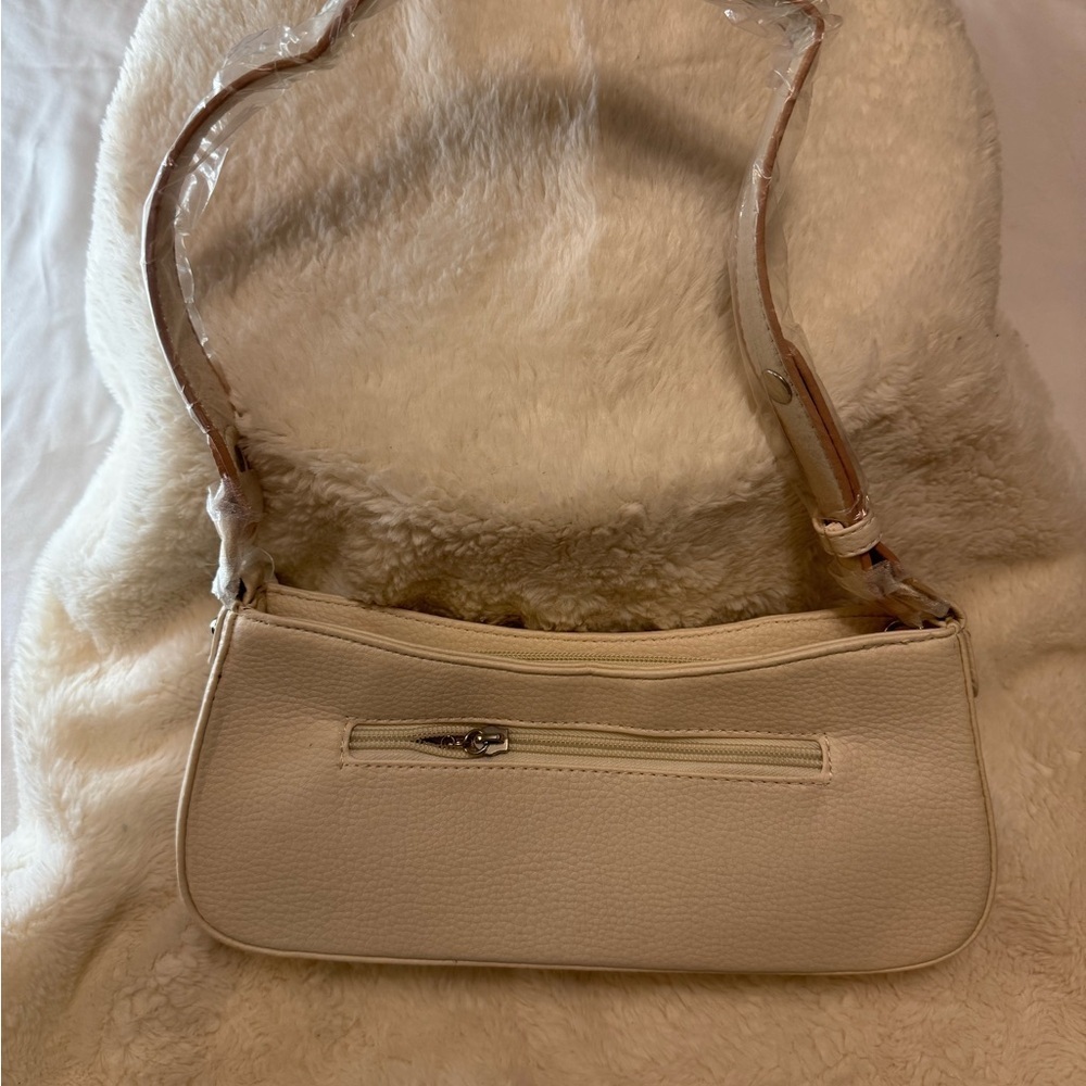 Cream Shoulder Bag with pink lining with Silver Accent - Picture 5 of 6